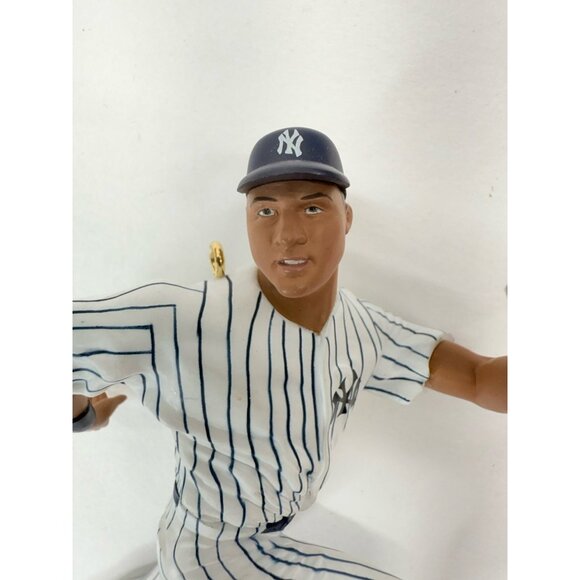 2 Hallmark Keepsake Ornaments Derek Jeter And George Brett At The Ballpark - Picture 5 of 12